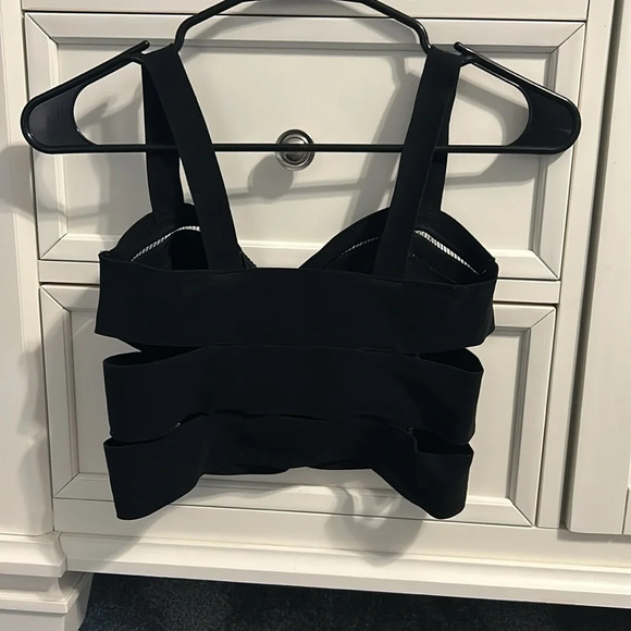 black cutout top - Picture 2 of 2